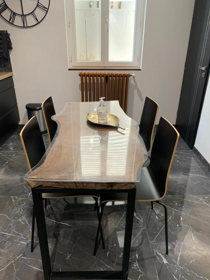 Le Charme De L'Ancien Apartment บัวร์ ภายนอก รูปภาพ